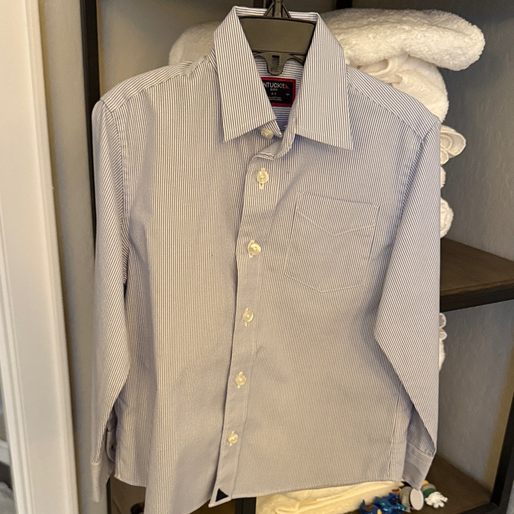 UNTUCKit Kids White and Blue Striped Button Down Shirt